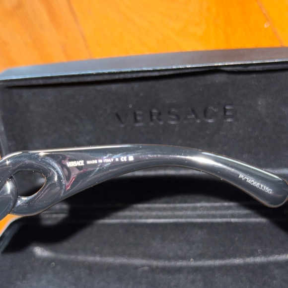 VERSACE VE4409 square Versace sunglass black with dark grey lenses - Picture 7 of 8